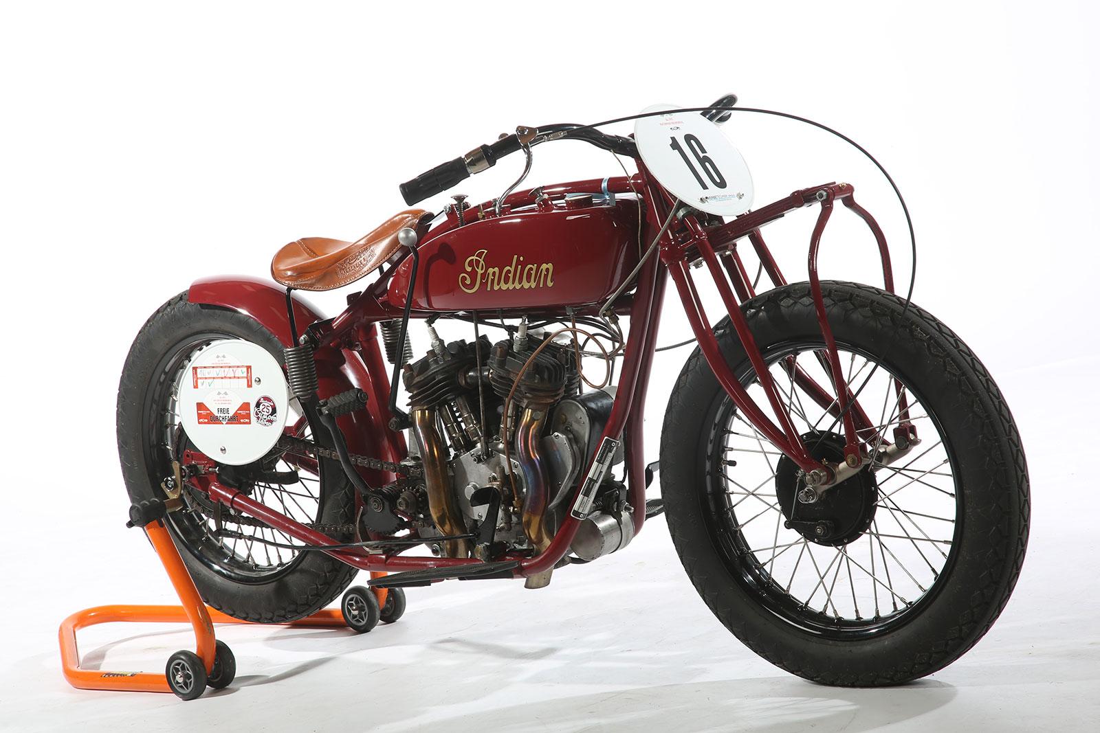 Budweis Custom Show 2023 - First Place Indian Scout class