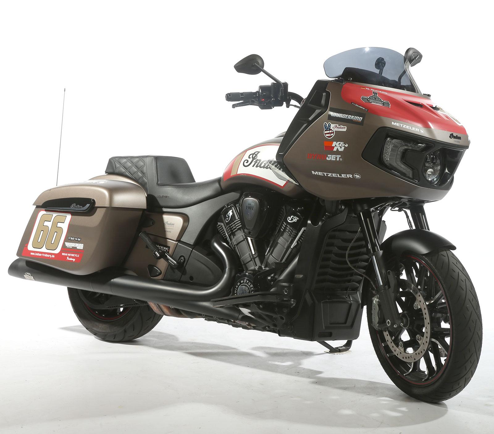 Budweis Custom Show 2023 - First Place Indian Scout class